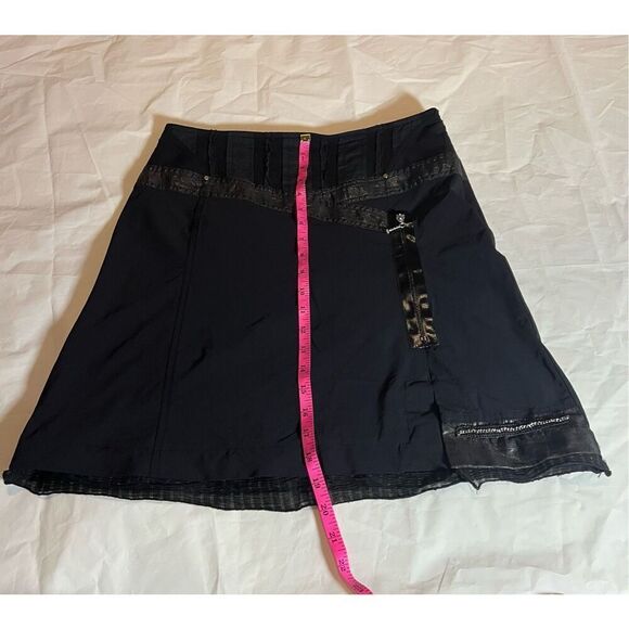 La Femme black short skirt with a grunge look - Picture 4 of 5